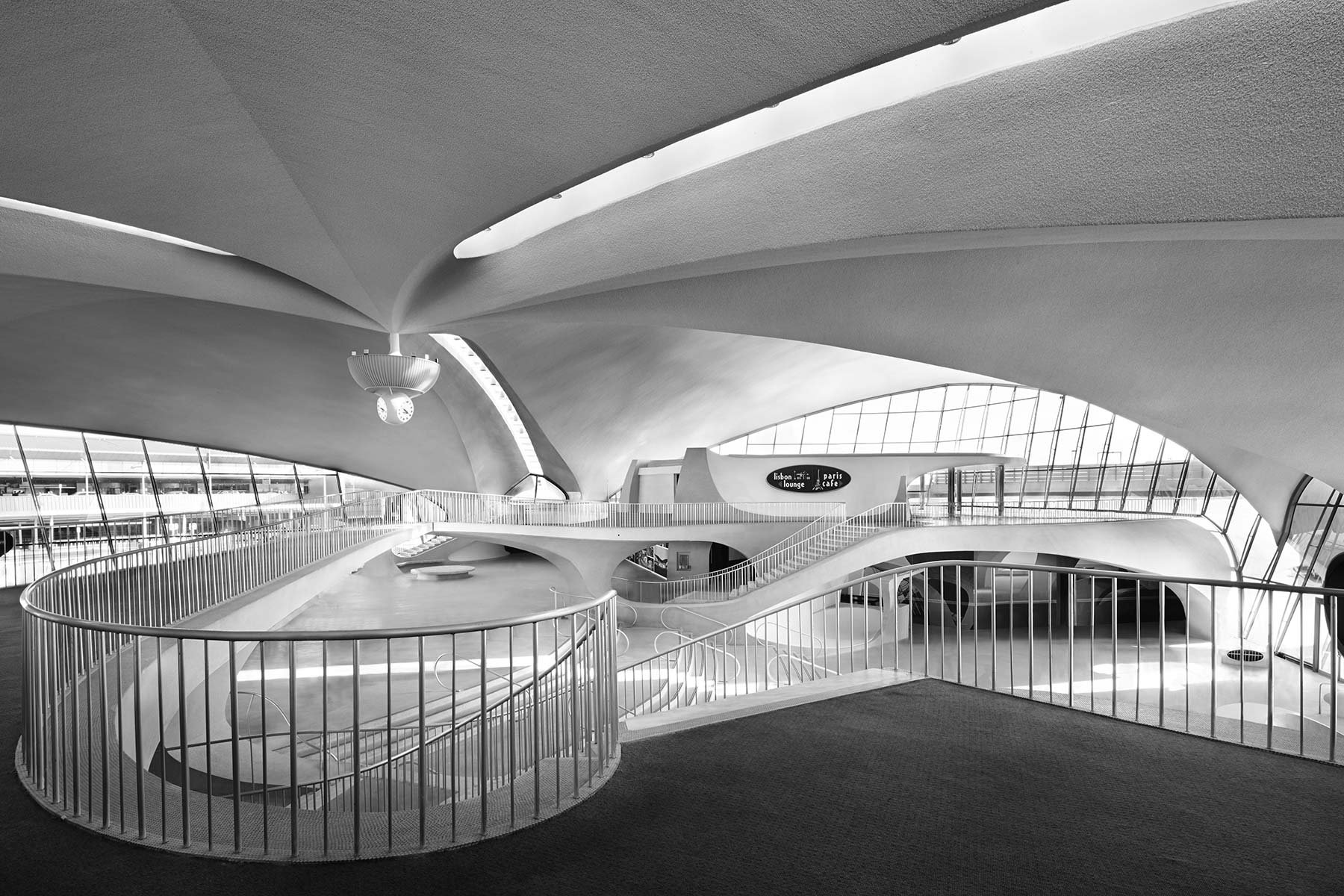 Eero Saarinen TWA Terminal / New York, NY - Mikiko Kikuyama